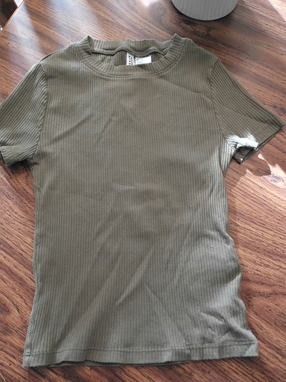 Kids Divided H&M Basic Olive Green T-Shirt Size XS